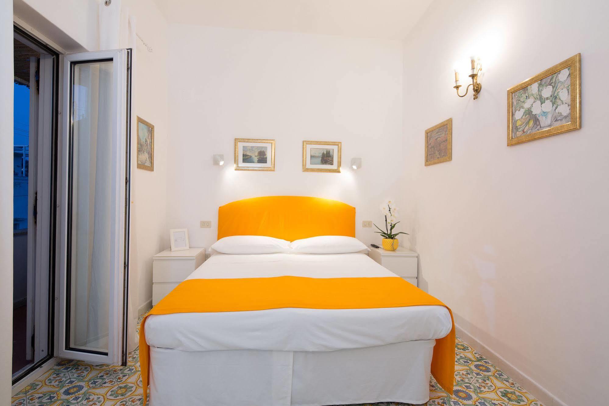 קאפרי Marlin Guest House מראה חיצוני תמונה